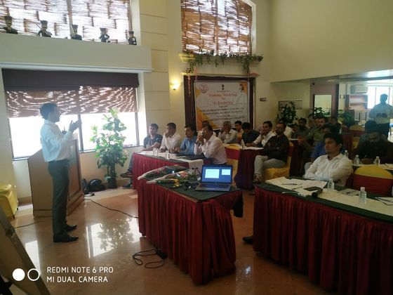 Trainer presenting at a TTI workshop